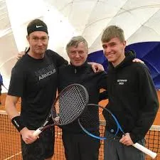 Mudr. Aleš Pařízek